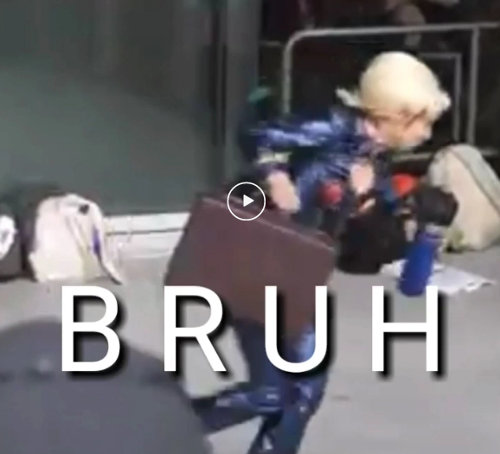 Este cosplay de JoJo's Bizarre Adventure tiene chiste incluido