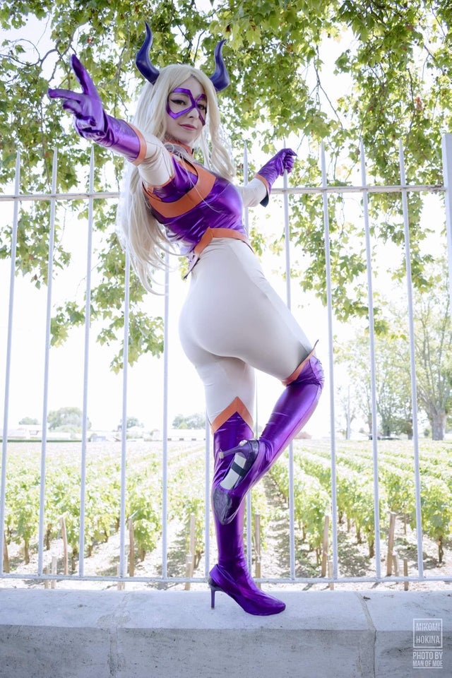 Un nuevo cosplay de Mt. Lady de My Hero Academia