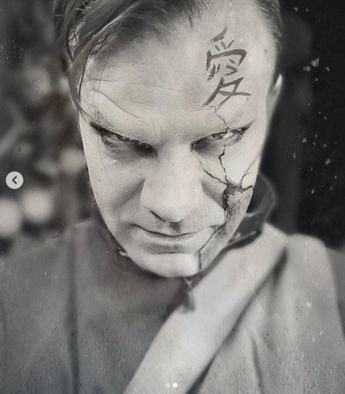 Naruto: Actor de voz de Gaara hace cosplay de su personaje