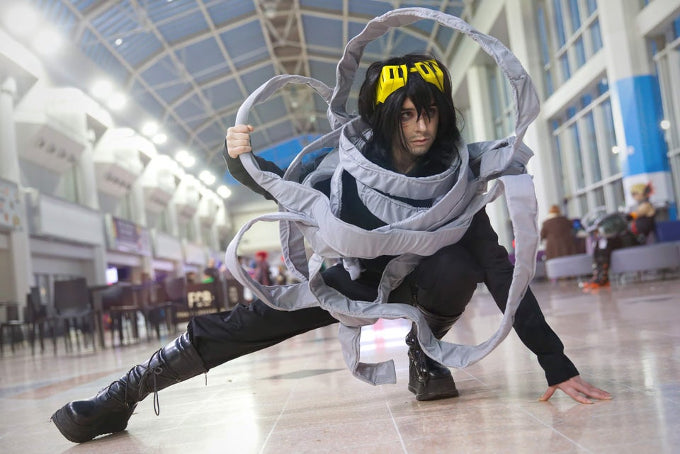 Shota Aizawa de My Hero Academia cobra vida en un dinámico cosplay