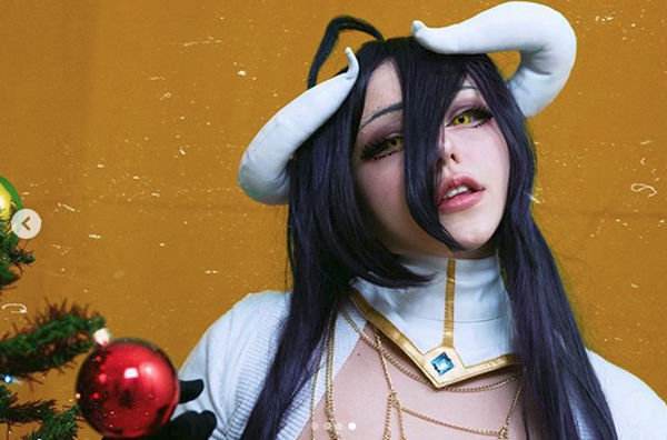 Hasta Albedo de Overlord festeja la Navidad