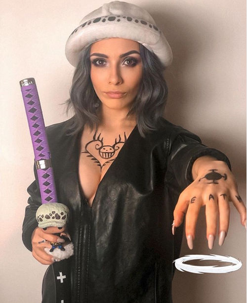 Así se vería Trafalgar D. Law de One Piece si fuera mujer