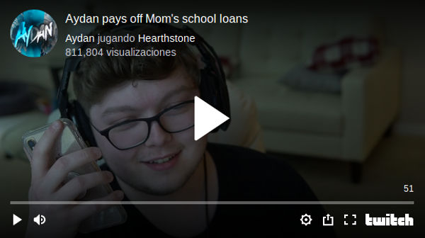 Jugador de Fortnite sorprende a su mamá durante stream al pagar sus deudas