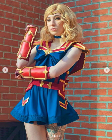 Mezclan a Sailor Moon y Capitana Marvel en un solo cosplay