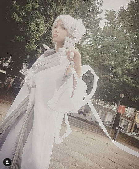 Kuchiki Rukia de Bleach desata su bankai con el cosplay