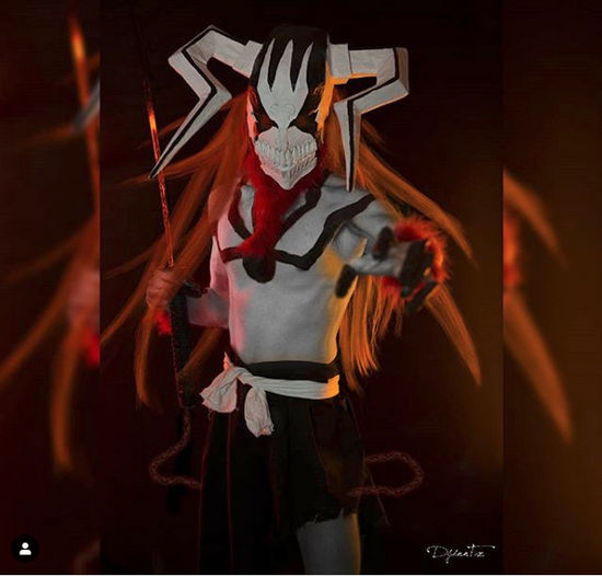 Hollow Ichigo de Bleach recreado con el cosplay