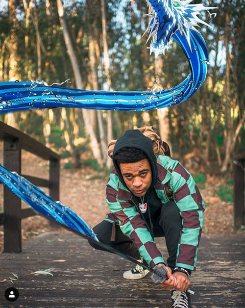 Actor de My Hero Academia hace cosplay de Demon Slayer