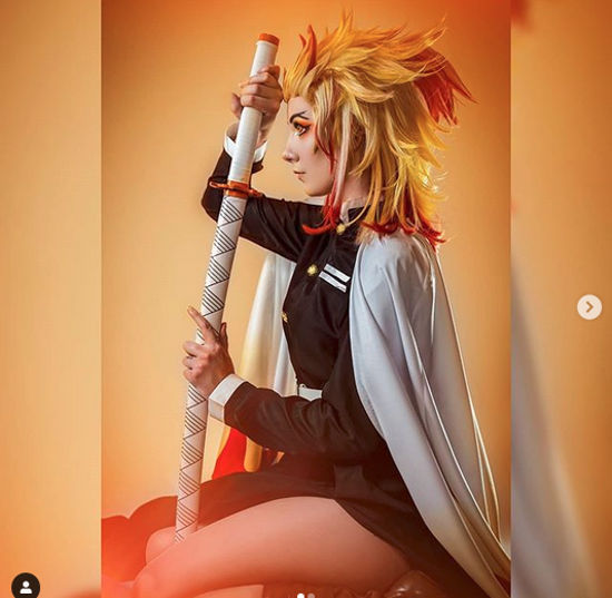 Kyojuro Rengoku de Kimetsu no Yaiba cambia de sexo gracias al cosplay