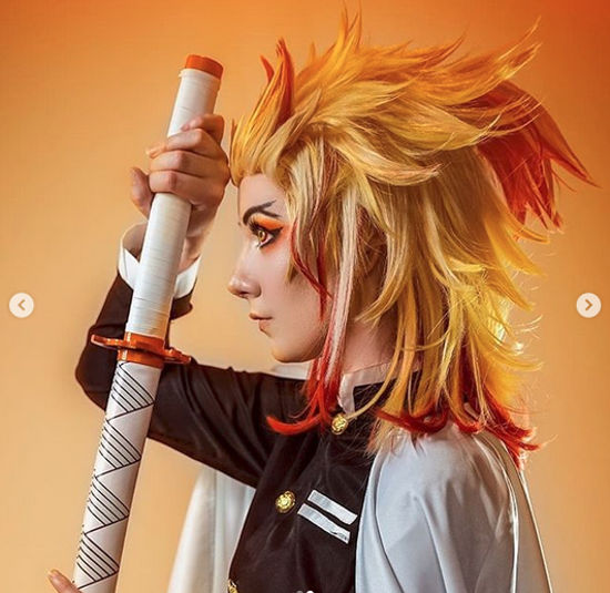 Kyojuro Rengoku de Kimetsu no Yaiba cambia de sexo gracias al cosplay