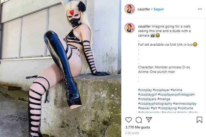 Captura de Instagram de la cosplayer Cauzifer con el traje de Do-S de One Punch Man