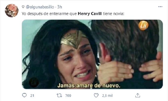 Henry Cavill novia meme